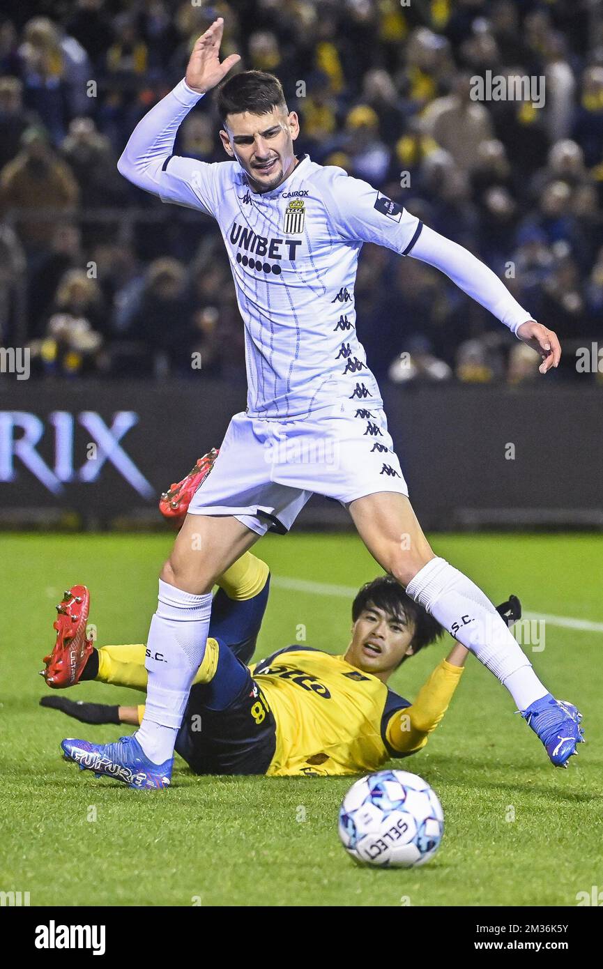 Union's Kaoru Mitoma and Charleroi's Stefan Knezevic fight for the ball  during a soccer match between Royale Union Saint-Gilloise and Sporting  Charleroi, Saturday 06 November 2021 in Brussels, on day 14 of