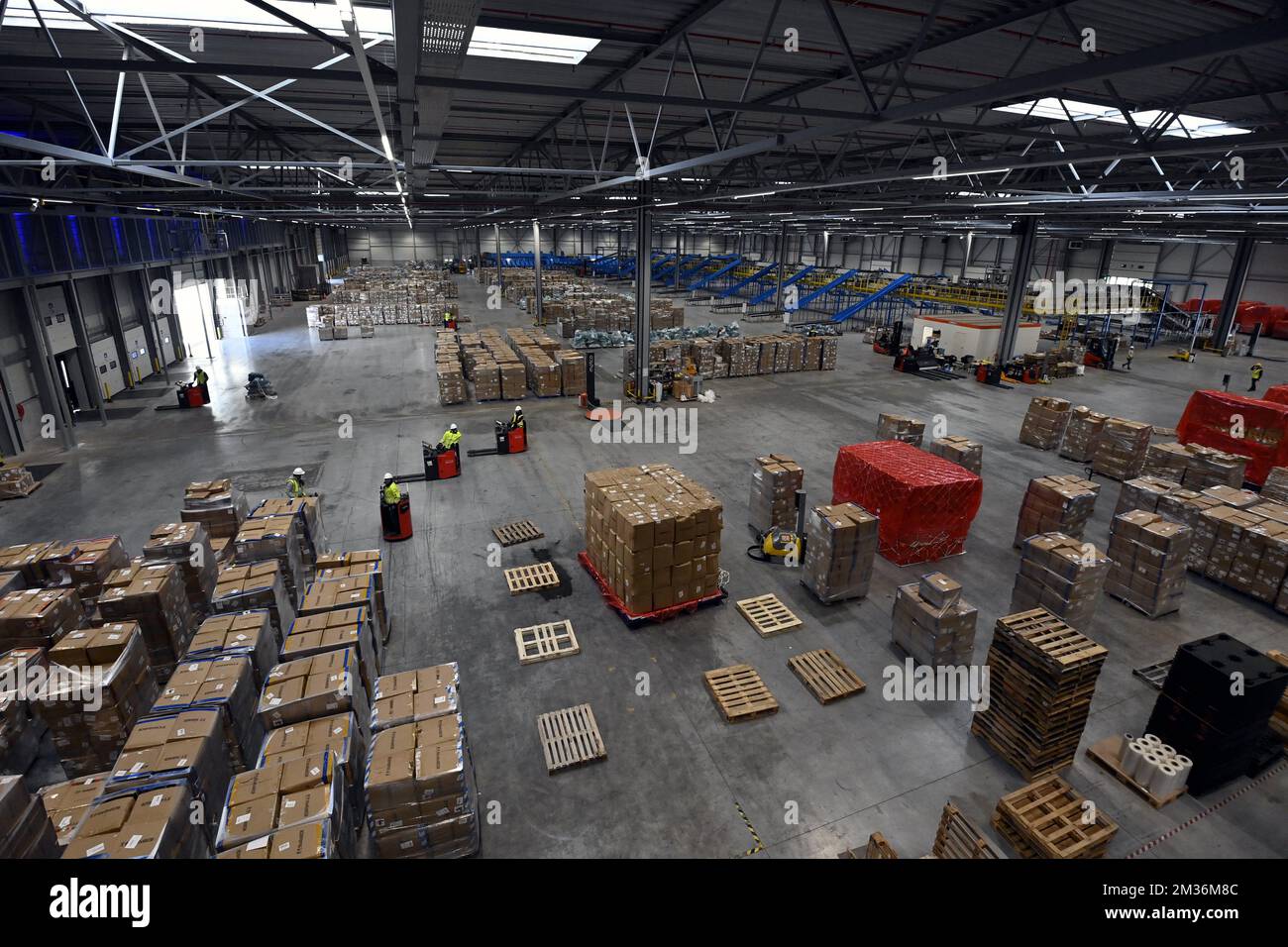 Exploring Alibaba’s Global Delivery and Logistics Partnerships for Canadian Businesses