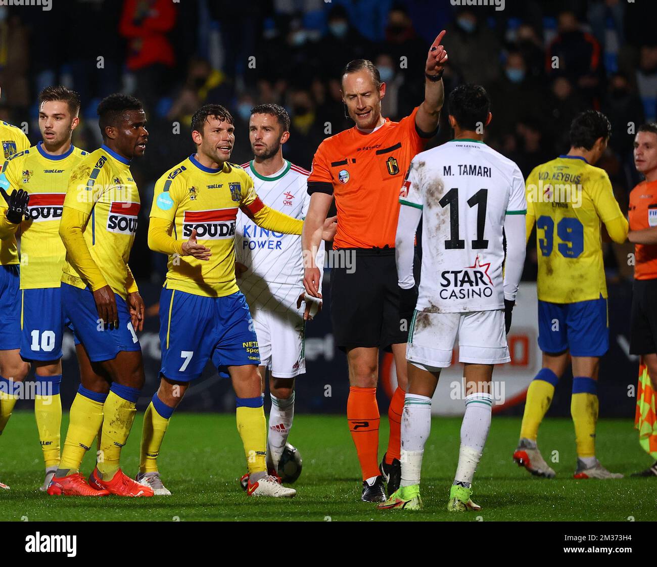 Westerlo's Kouya Mabea receives a red card from the referee during a soccer game between D1B club KVC Westerlo and JPL club OH Leuven, Wednesday 01 December 2021 in Westerlo, in the round of 16 of the 'Croky Cup' Belgian soccer cup. BELGA PHOTO DAVID PINTENS Stock Photo