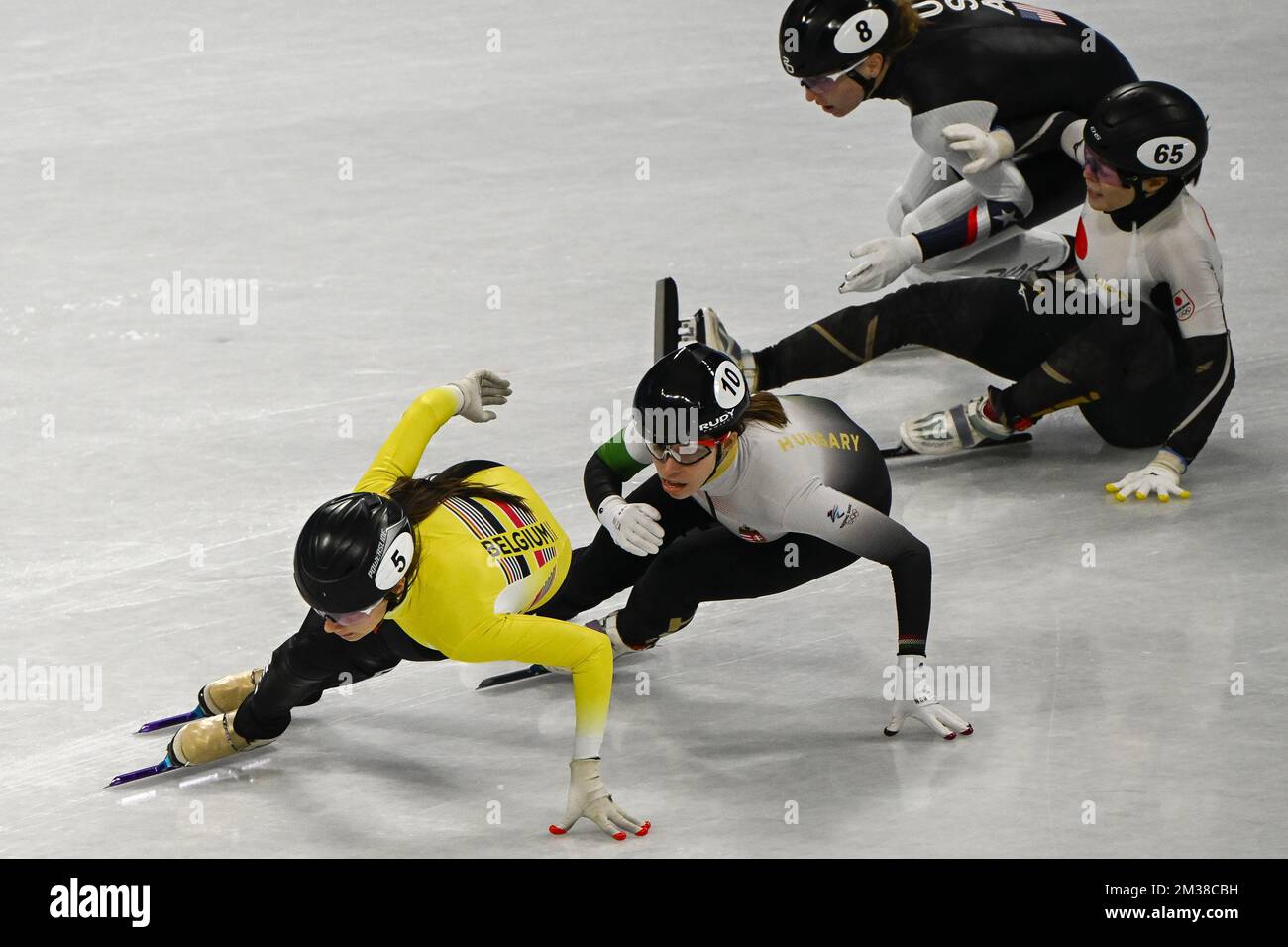 Belgian shorttrack skater Hanne Desmet pictured in action during the women's Shorttrack 1500m semi finals at the Beijing 2022 Winter Olympics in Beijing, China, Wednesday 16 February 2022. The winter Olympics are taking place from 4 February to 20 February 2022. BELGA PHOTO LAURIE DIEFFEMBACQ Stock Photo