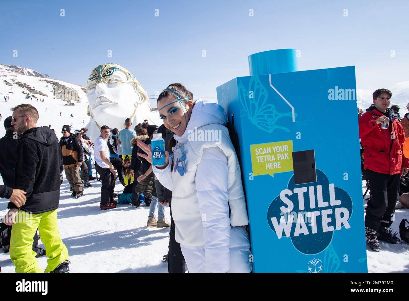 Illustration shows people enjoying the Crystal Garden stage at 2000