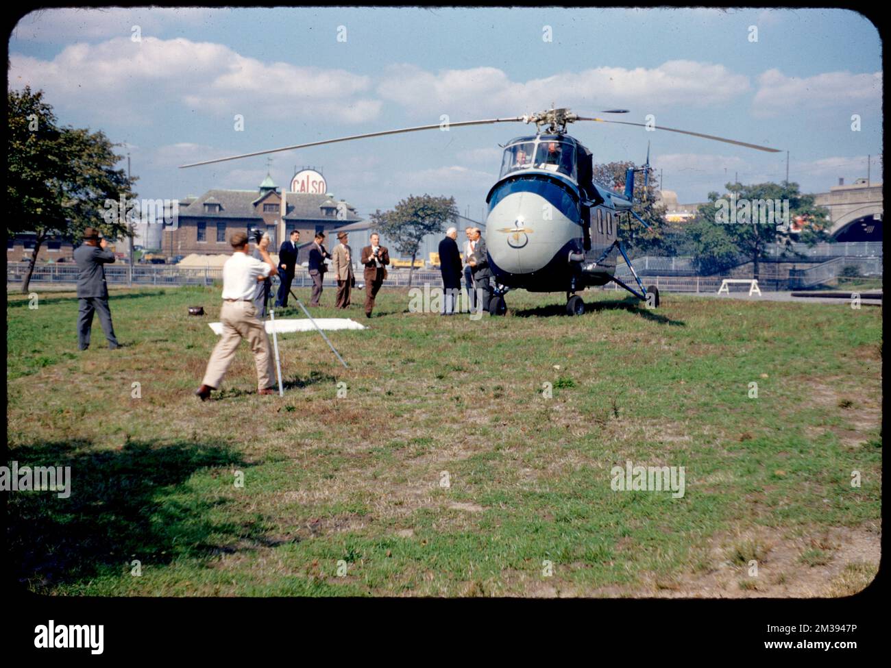 Helicopter, Museums of Science , Helicopters, Aircraft industry, Washburn, Bradford, 1910-2007, Sikorsky, Igor Ivan, 1889-1972, Cabot, Godfrey L. Godfrey Lowell, 1861-1962, Sikorsky Aviation Corporation. Edmund L. Mitchell Collection Stock Photo