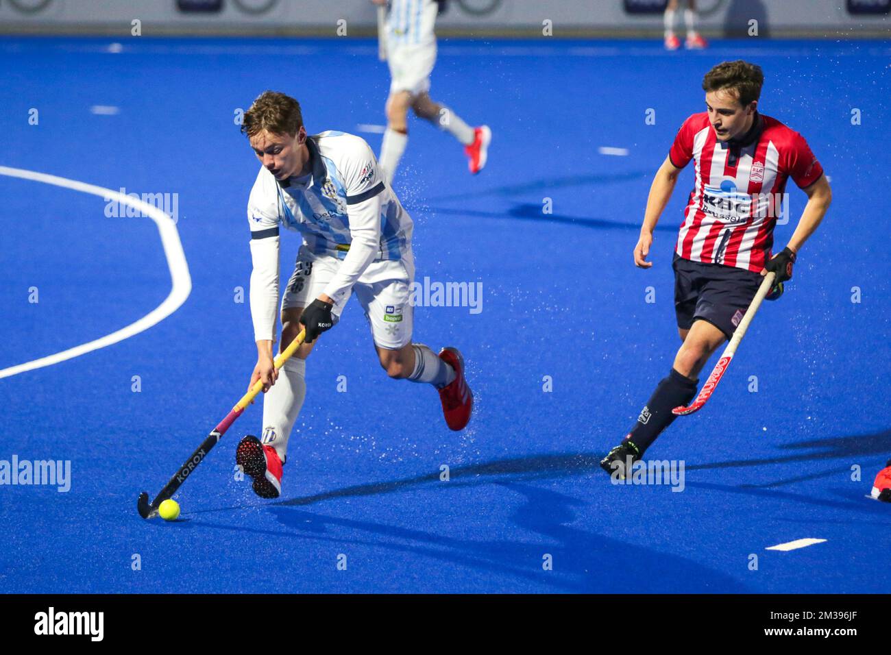 Gantoise's Matteo Desguillons and 23 Leopold's Dylan Englebert pictured