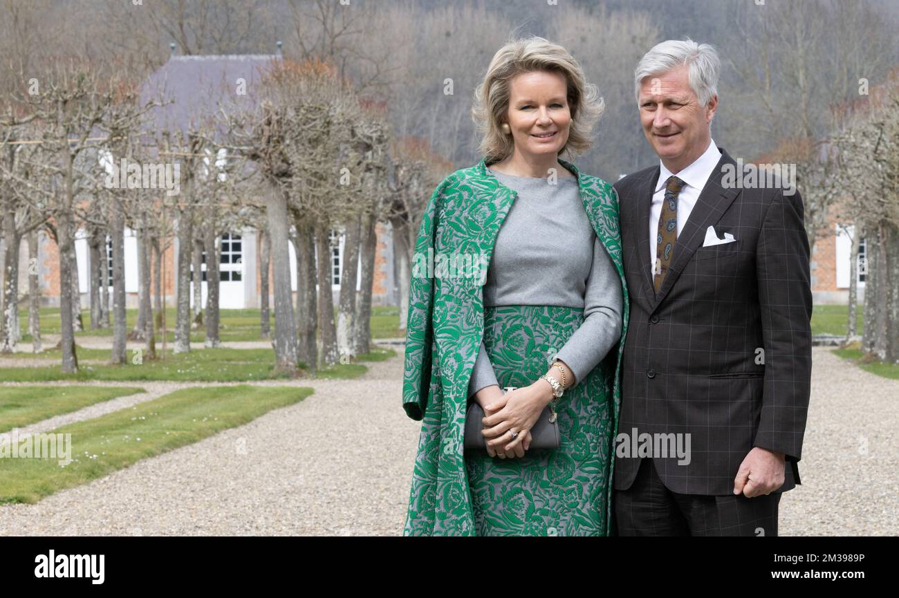 King Philippe - Filip of Belgium and Queen Mathilde of Belgium pictured during a royal visit to the Freyr Castle and Gardens (Chateau et Jardins de Freyr-sur-Meuse) in Hastiere, Wednesday 30 March 2022. The royal couple visits the province of Namur (Namen), today. BELGA PHOTO BENOIT DOPPAGNE Stock Photo