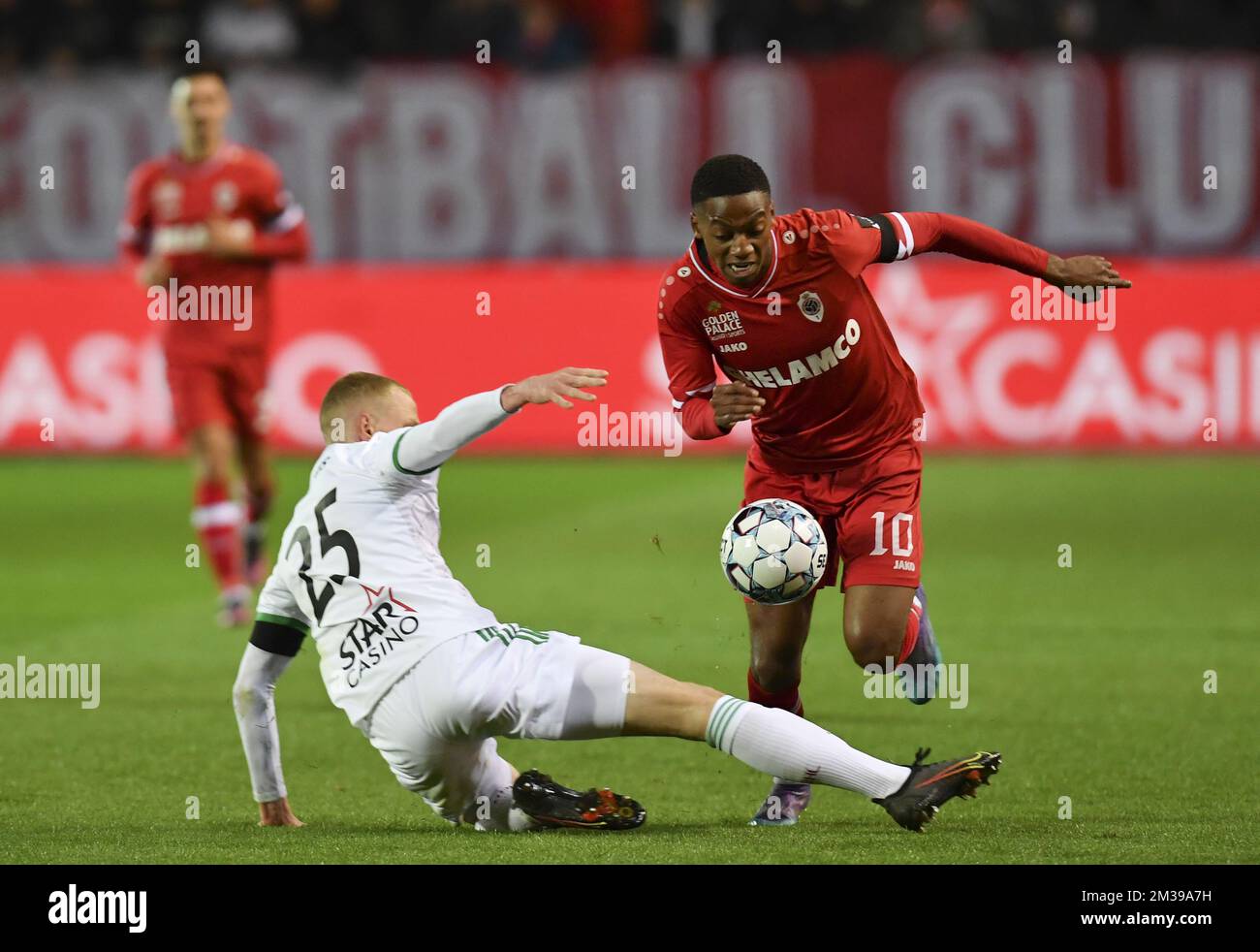 OHL's Louis Patris and Antwerp's Michel Ange Balikwisha fight for the