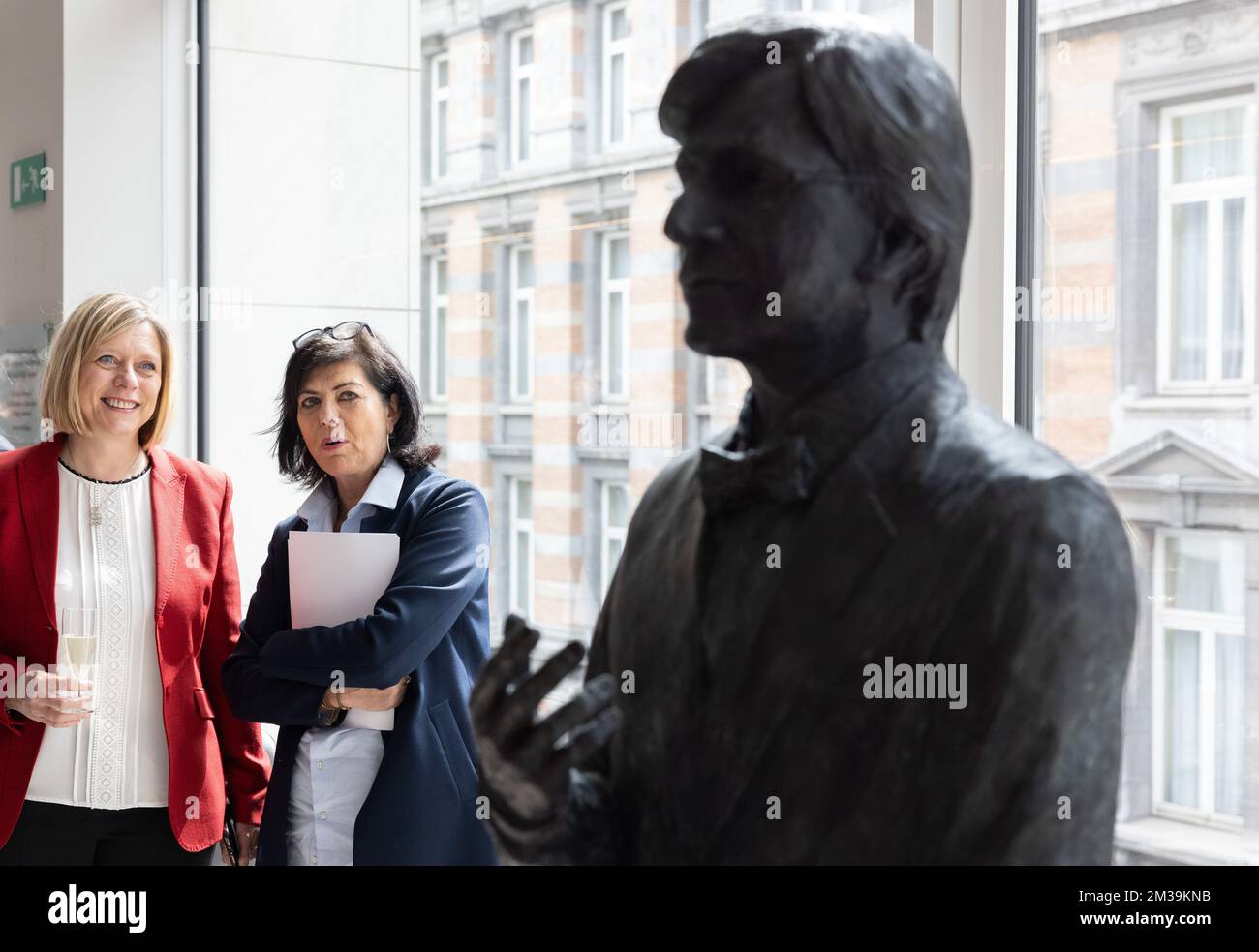 Chamber chairwoman Eliane Tillieux and Joelle Milquet pictured during the inauguration of a sculpture of Walloon Minister President and former Prime Minister Elio Di Rupo, Friday 22 April 2022 at the Chamber at the Federal Parliament in Brussels. BELGA PHOTO BENOIT DOPPAGNE Stock Photo