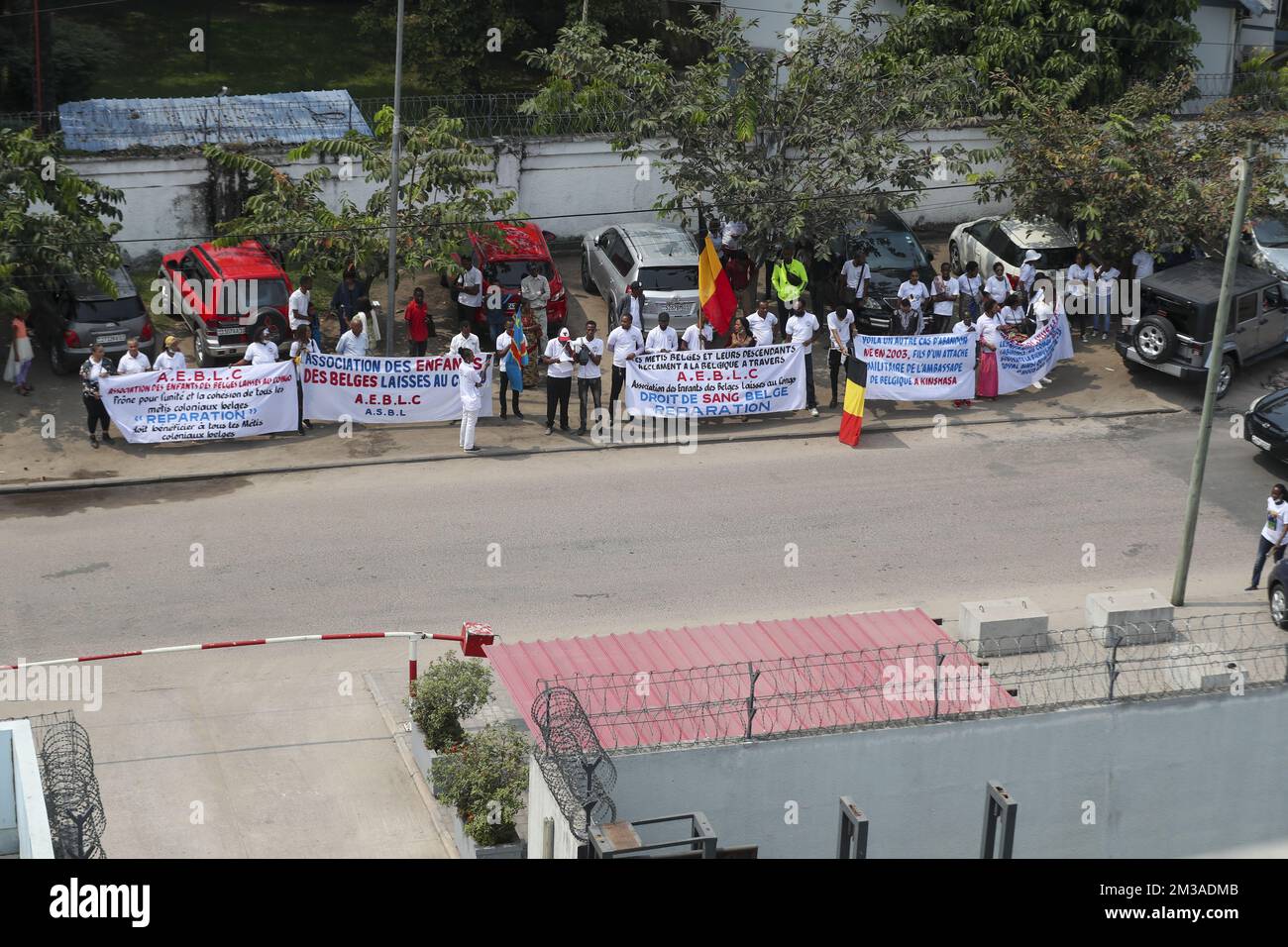 A manifestation pictured in front of the Belgian Embassy during an official visit of the Belgian