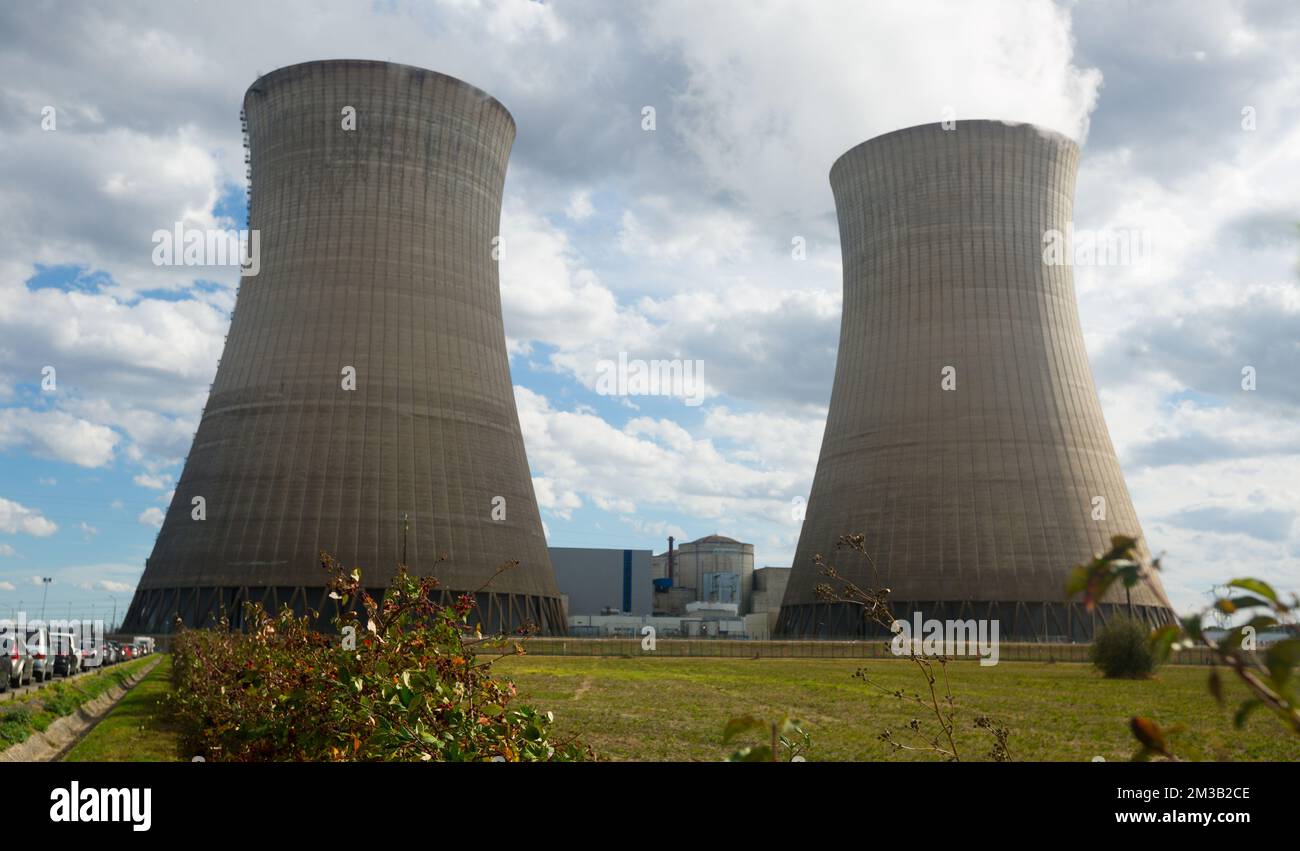 Dampierre nuclear power plant view Stock Photo Alamy