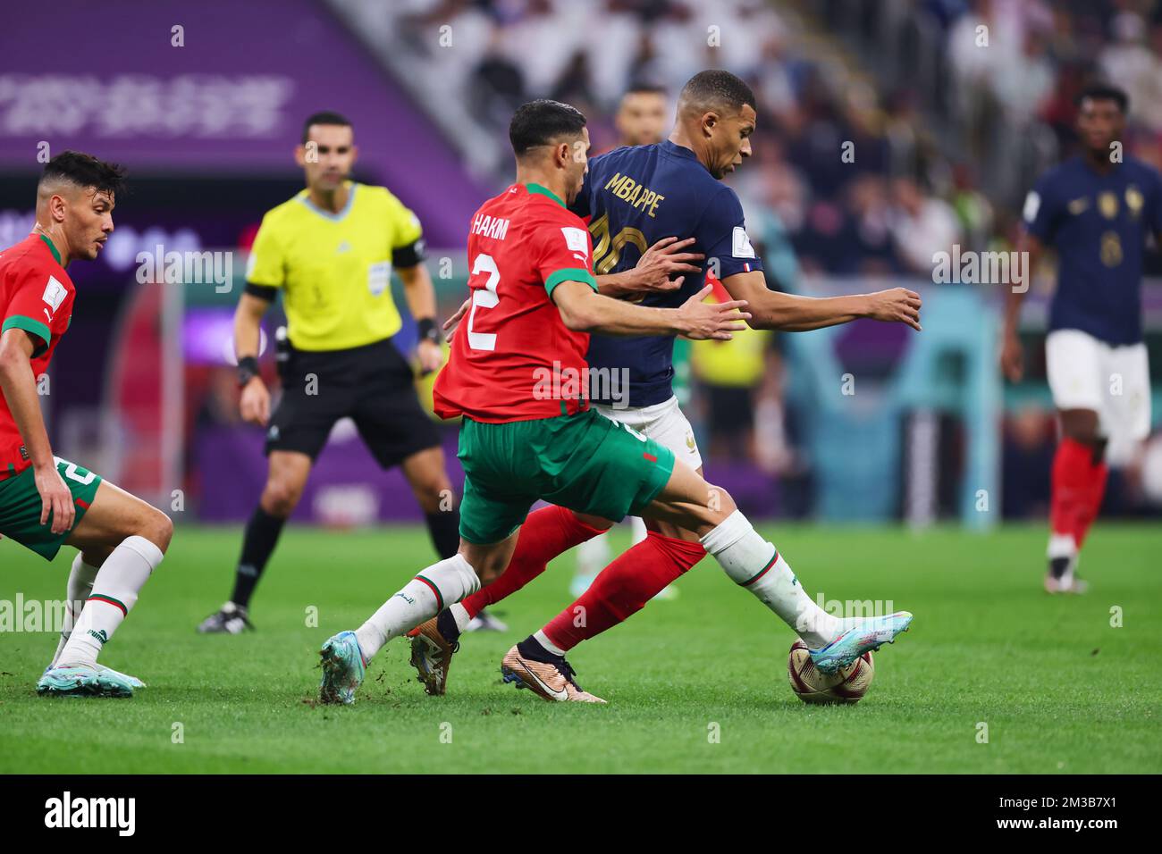 Kylian MBAPPE (re, FRA) and HAKIMI Achraf (MAR) after swapping