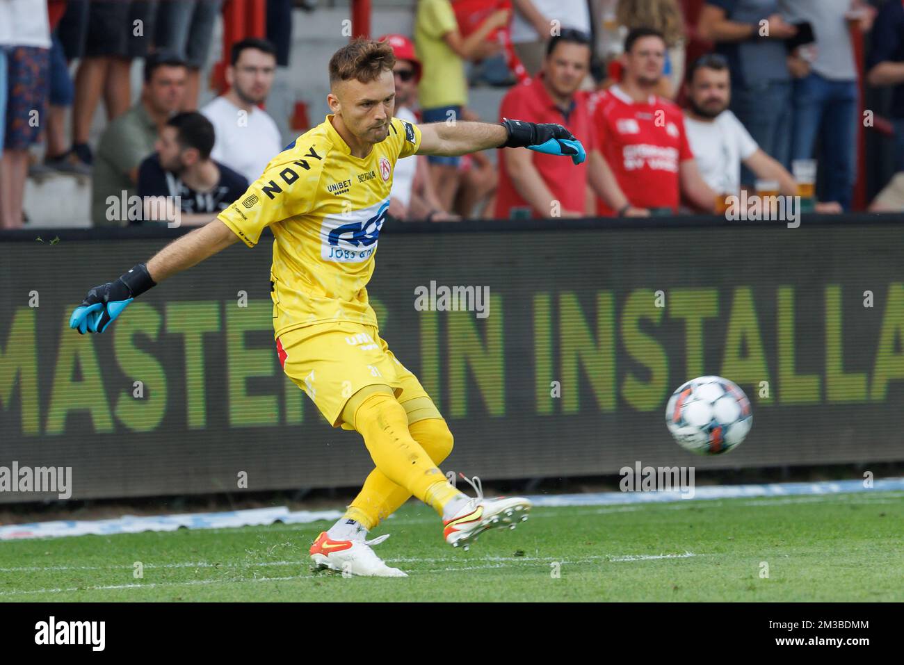 Kortrijk's goalkeeper Marko Ilic pictured in action during a soccer match between KV Kortrijk
