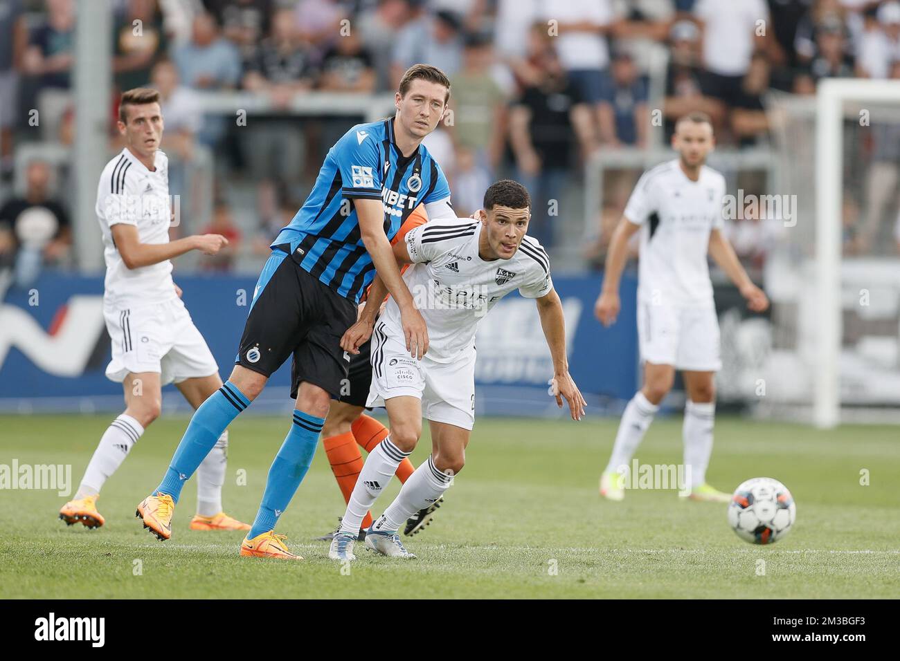 Club's Hans Vanaken and Eupen's Isaac Christie-Davies fight for the ball during a soccer match between KAS Eupen and Club Brugge KV, Sunday 31 July 2022 in Eupen, on day 2 of the 2022-2023 'Jupiler Pro League' first division of the Belgian championship. BELGA PHOTO BRUNO FAHY Stock Photo