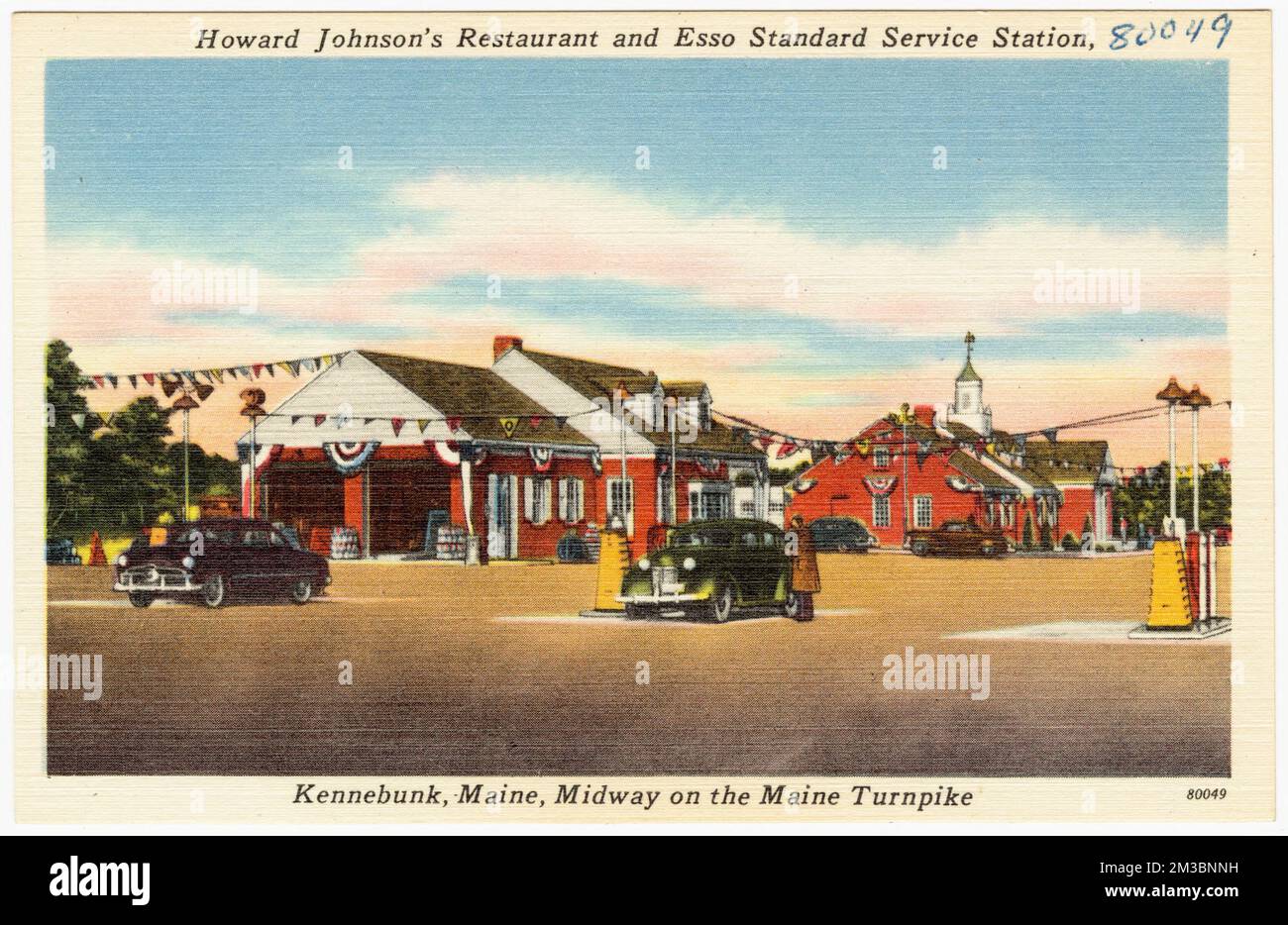 Howard Johnson's Restaurant and Esso Standard Service Station, Kennebunk, Maine, midway on the Maine Turnpike , Restaurants, Automobile service stations, Tichnor Brothers Collection, postcards of the United States Stock Photo