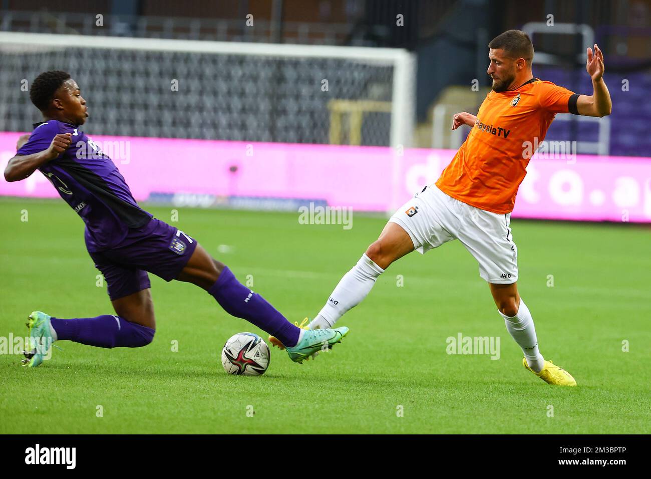 RSCA Futures' Simion Michez and Deinze's Christophe Janssens fight for the  ball during a soccer, Stock Photo, Picture And Rights Managed Image.  Pic. VPM-39010251