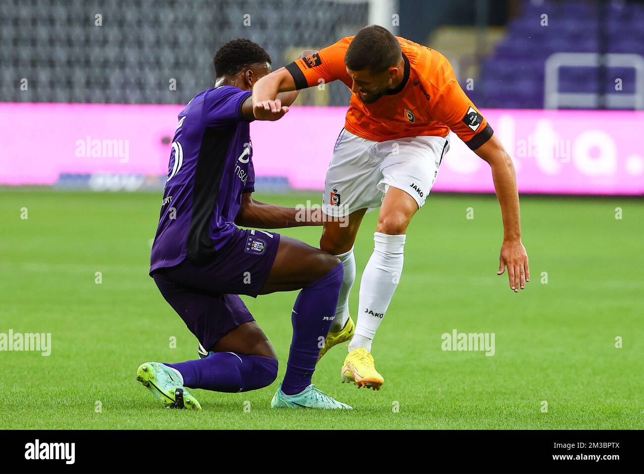RSCA Futures' Simion Michez and Deinze's Dylan De Belder fight for the ball  during a soccer match between RSC Anderlecht Futures and KMSK Deinze,  Sunday 14 August 2022 in Anderlecht, on day