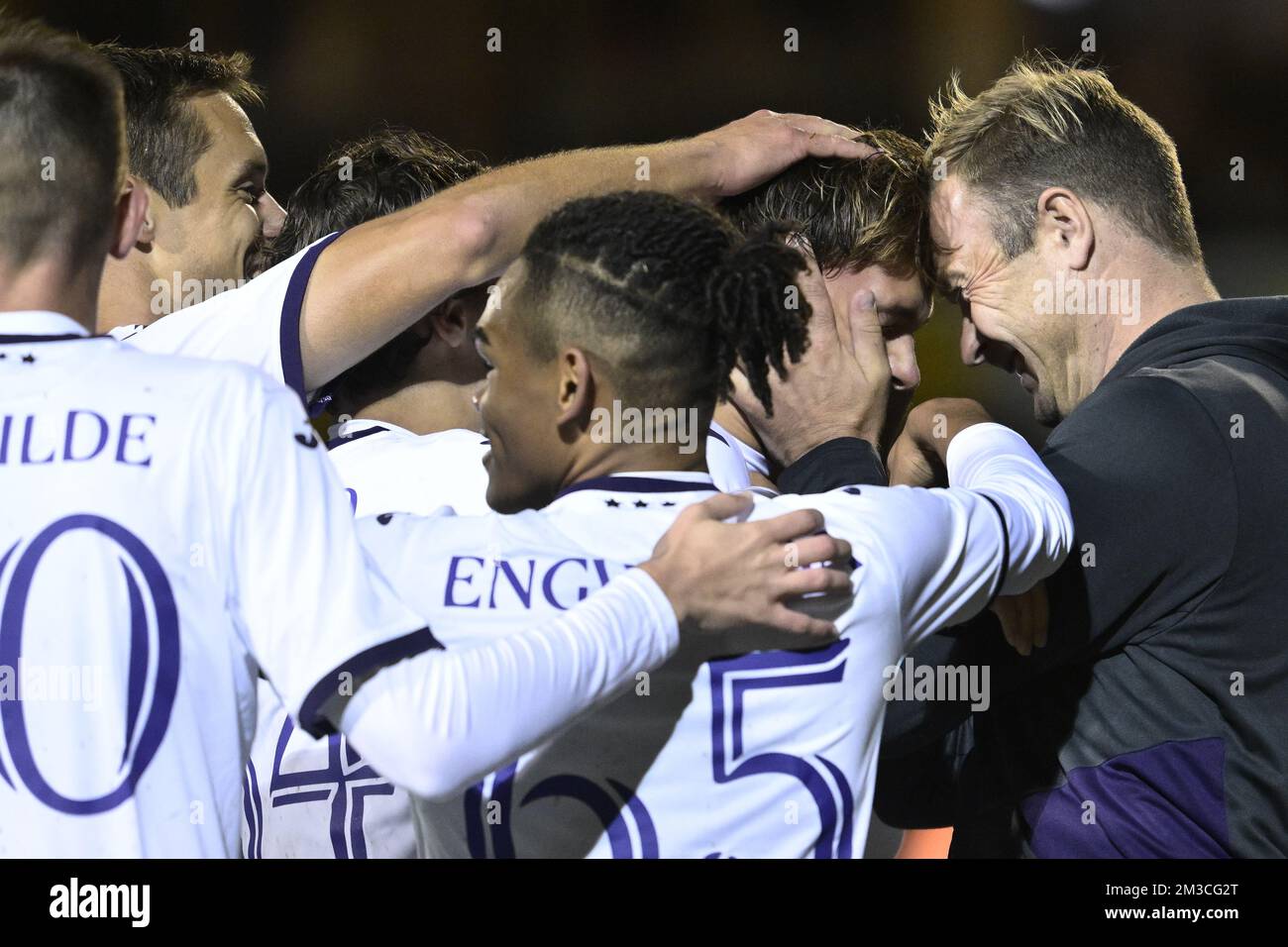 RSCA Futures' head coach Robin Veldman pictured during a soccer match  between RSC Anderlecht Futures and KMSK Deinze, Sunday 14 August 2022 in  Anderlecht, on day 1 of the 2022-2023 'Challenger Pro