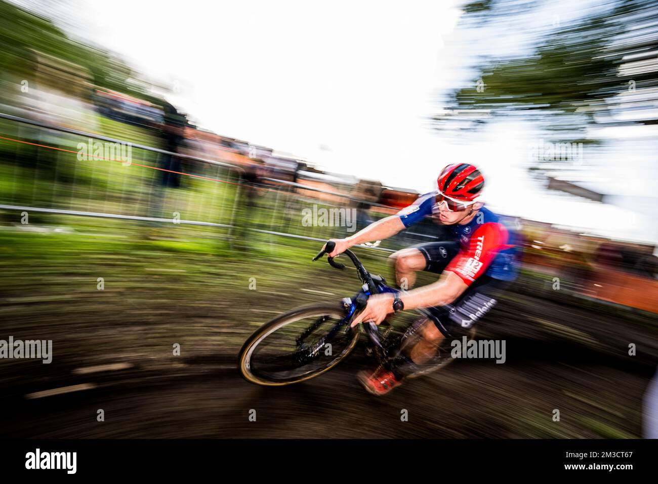 Dutch Pim Ronhaar pictured in action during the men's elite race of the 'Berencross Meulebeke' cyclocross cycling event, race 3/8 in the 'Exact Cross' competition, Saturday 01 October 2022 in Meulebeke. BELGA PHOTO JASPER JACOBS Stock Photo