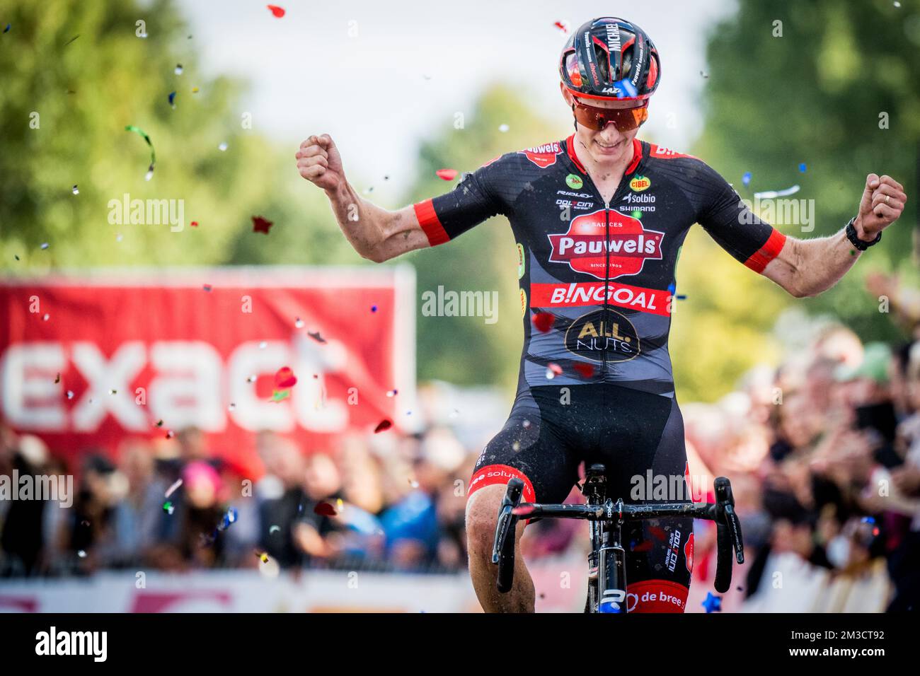 Belgian Michael Vanthourenhout celebrates as he crosses the finish line to win the men's elite race of the 'Berencross Meulebeke' cyclocross cycling event, race 3/8 in the 'Exact Cross' competition, Saturday 01 October 2022 in Meulebeke. BELGA PHOTO JASPER JACOBS Stock Photo