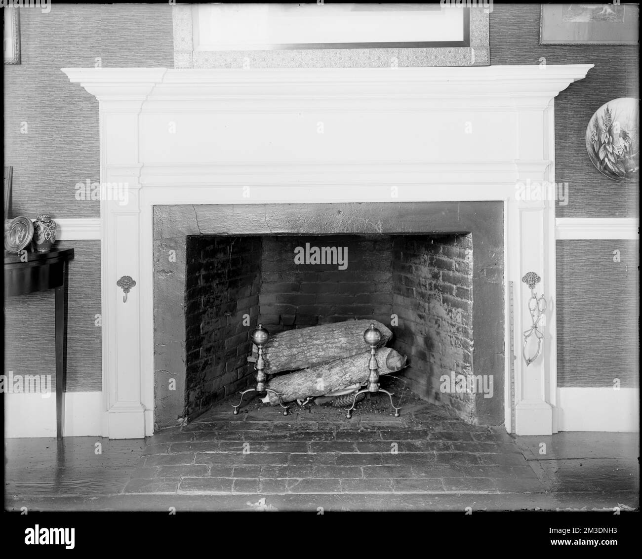 Kingston, Rhode Island, interior detail, mantel, west parlor, Eddy