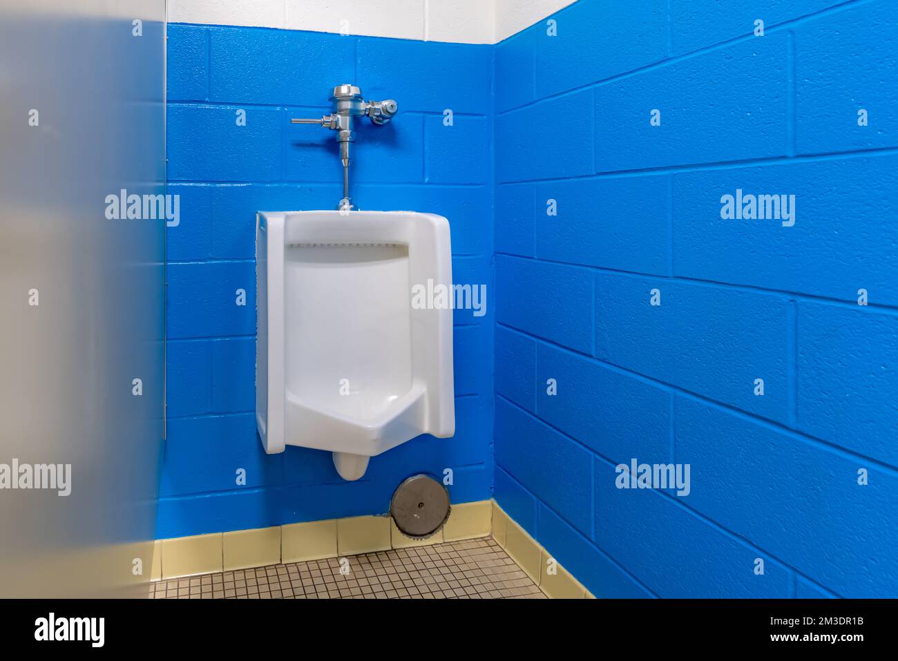 Urinal in mens toilet hires stock photography and images Alamy