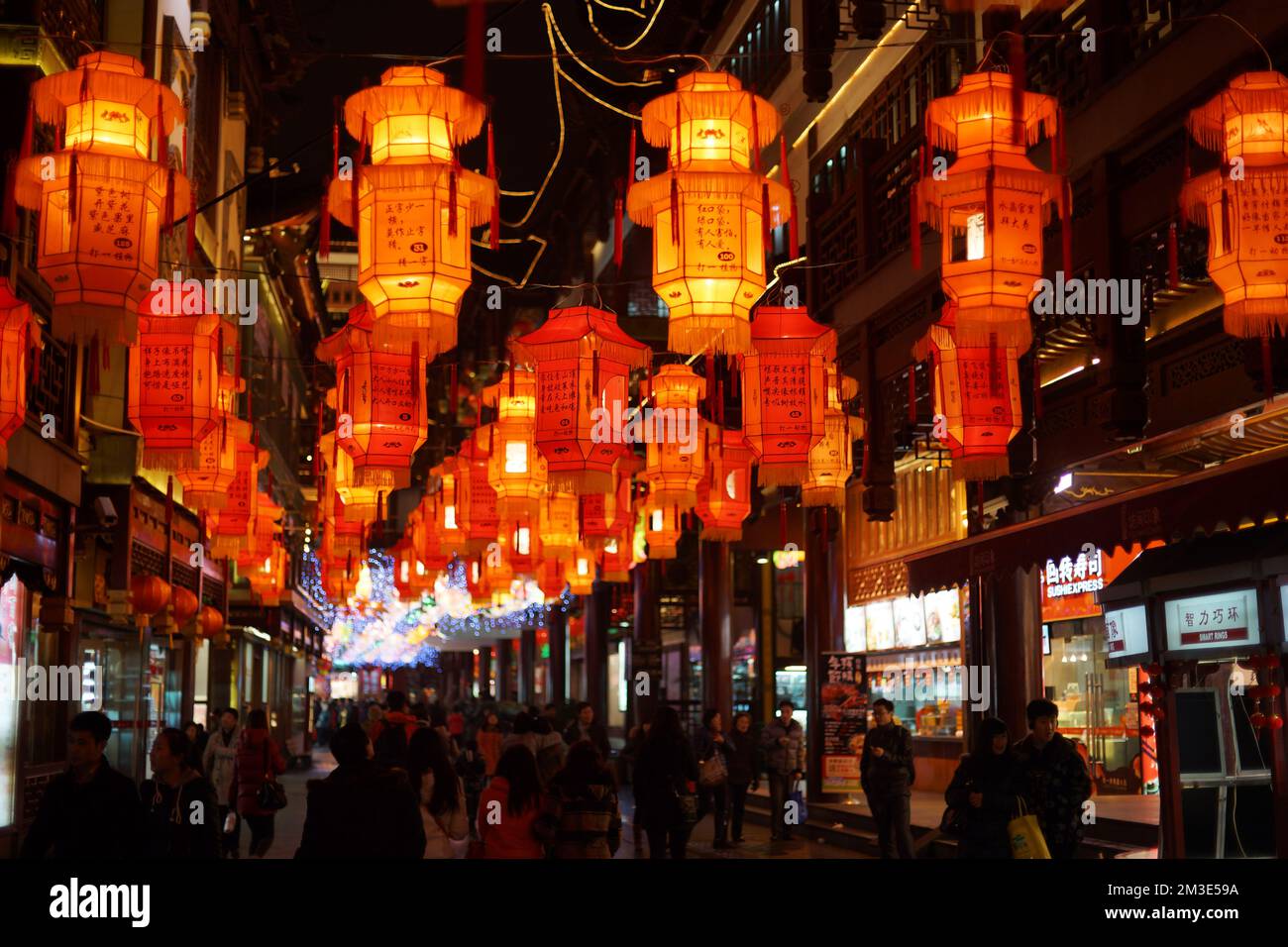 SHANGHAI-FEB 05: Lantern Festival in Yuyuan garden during the Chinese ...