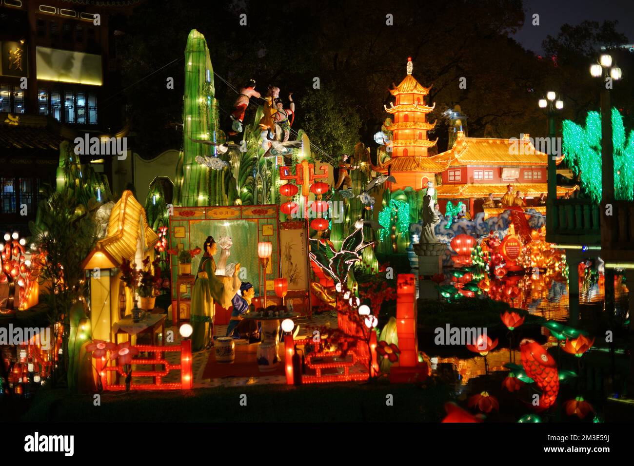 SHANGHAI-FEB 05: Lantern Festival in Yuyuan garden during the Chinese ...