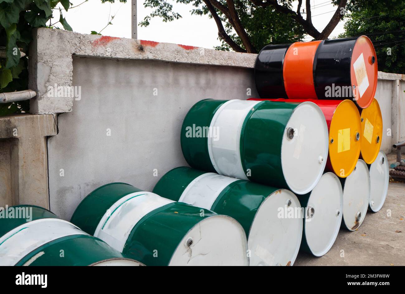 200 liter fuel tanks, including green tanks, black tanks, red yellow