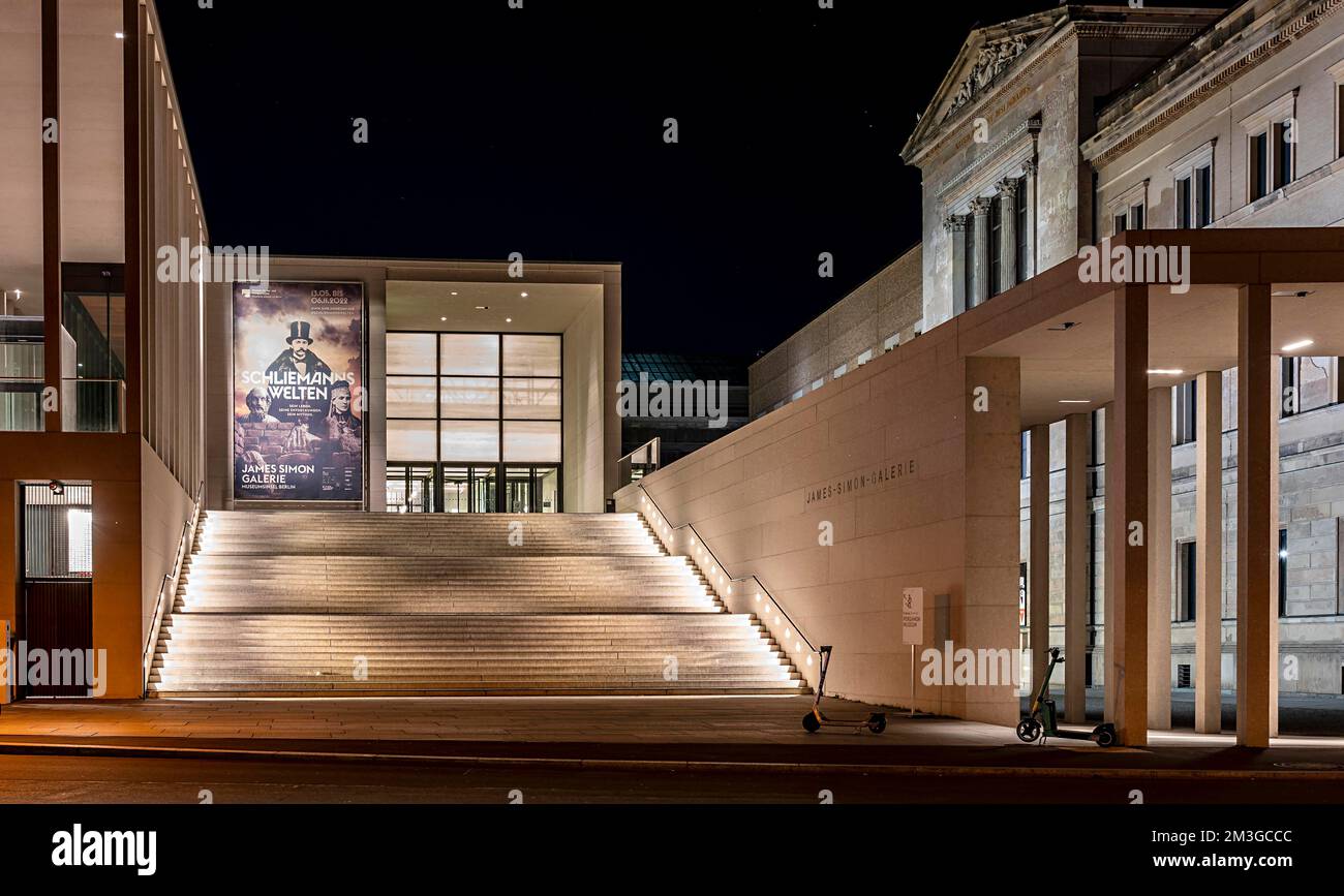 Night view, James Simon Gallery, Museum Island Visitor Centre, architect David Chipperfield, Berlin, Germany Stock Photo
