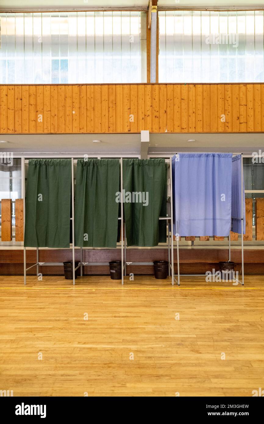 France, Brittany, Dinan on 2022-06-12. Polling station for the first round of the legislative elections in Dinan. Photograph by Martin Bertrand. Franc Stock Photo
