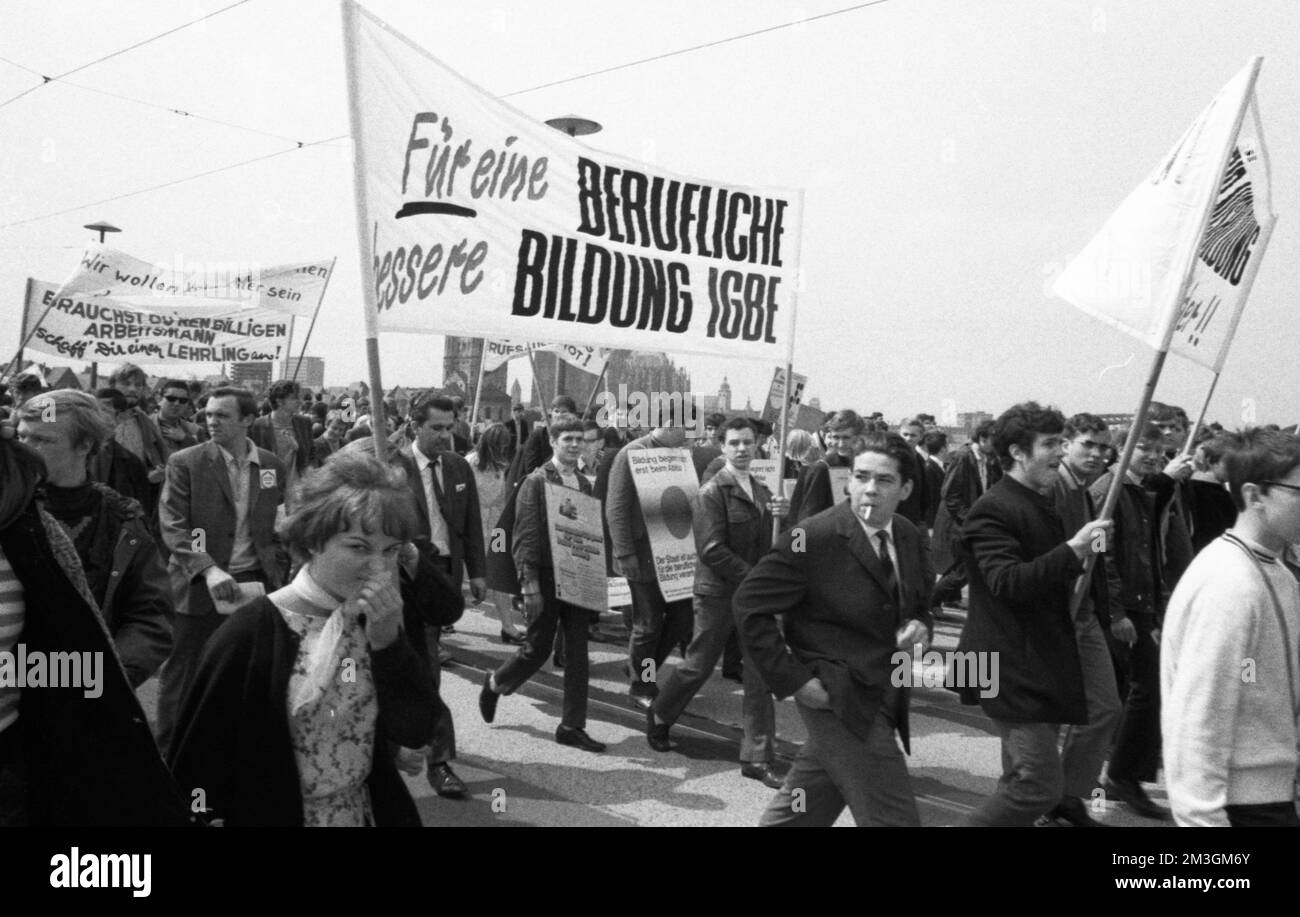 In the years 1965 to 1971, apprentices, teachers and the various trade unions campaigned for better vocational training and more co-determination Stock Photo