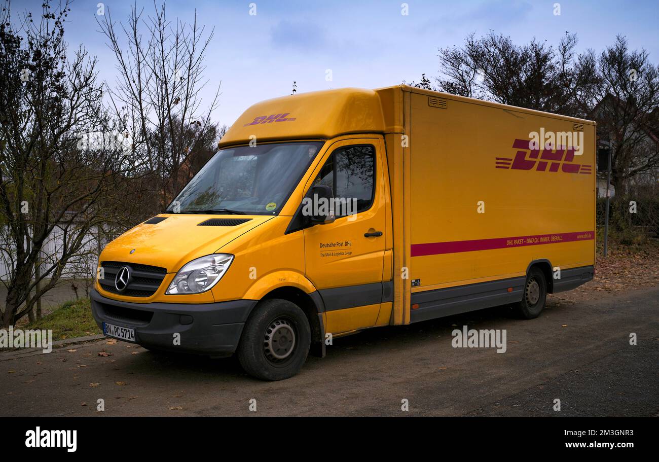 Dhl delivery vehicle hi-res stock photography and images - Alamy