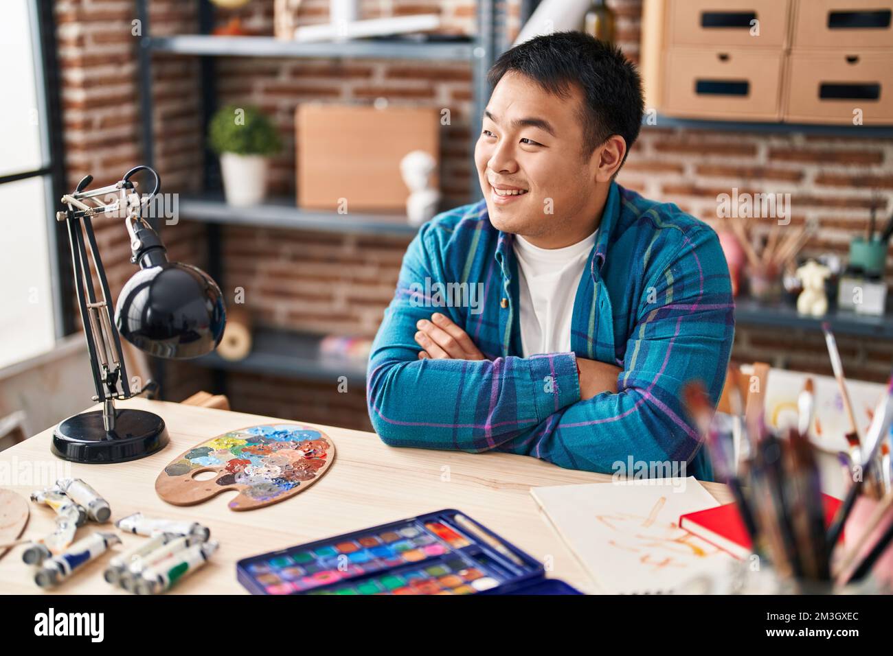 Art lesson young asia hi-res stock photography and images - Alamy