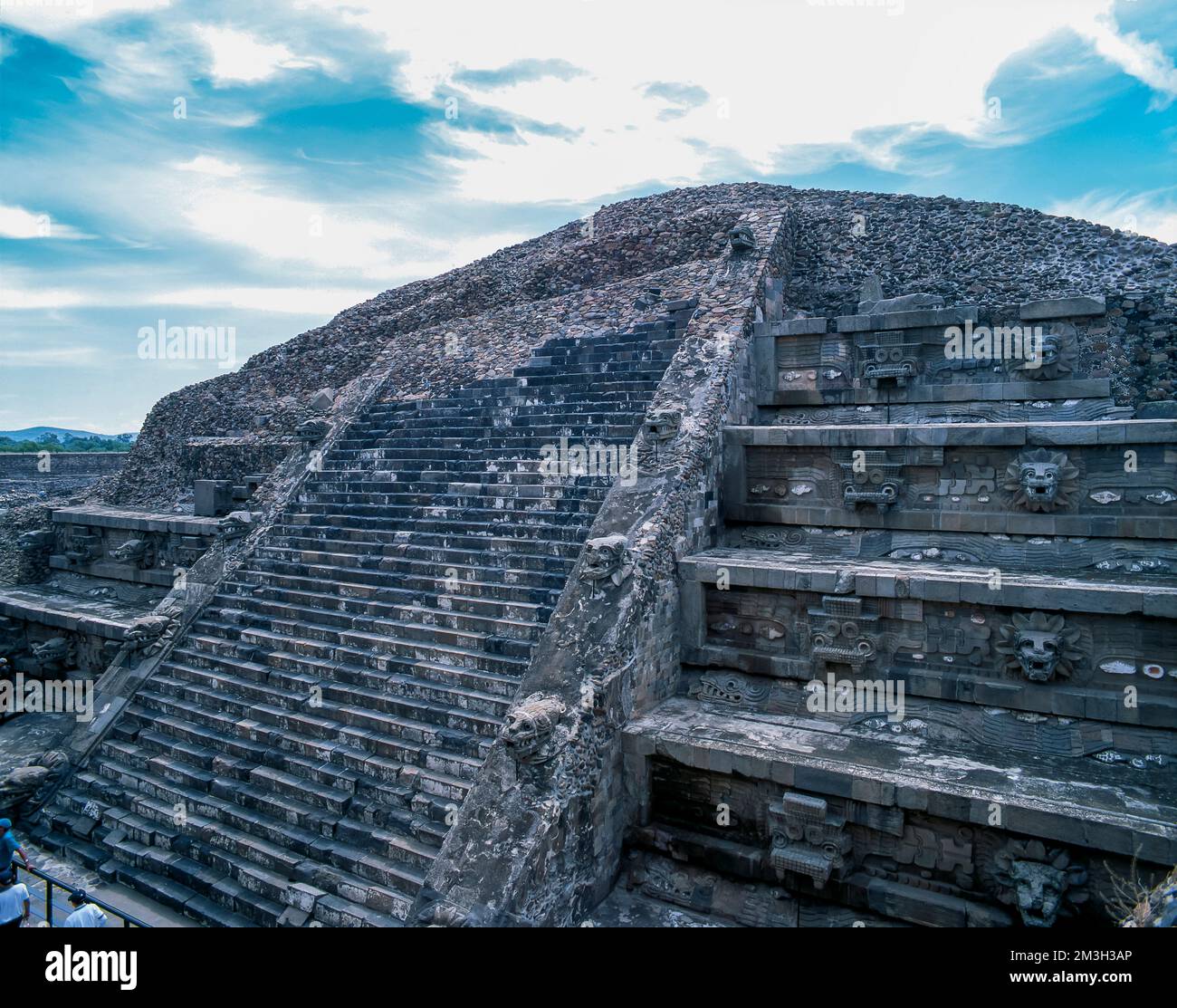 Teotihuacán archaeological zone,quetzalcoalt temple, Valley of Mexico