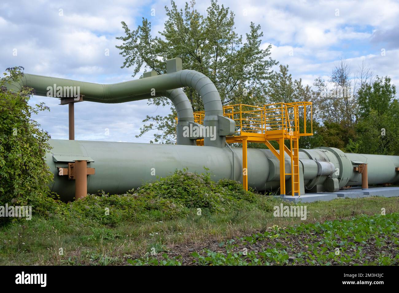 Thermal energy transfer infrastructure. central heating pipes in a