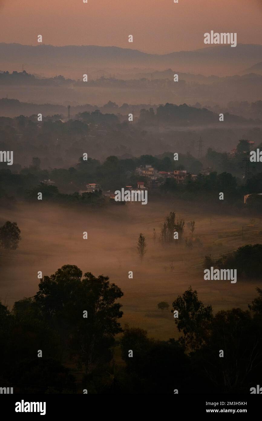 Foggy mountain valley sunrise hi-res stock photography and images - Alamy
