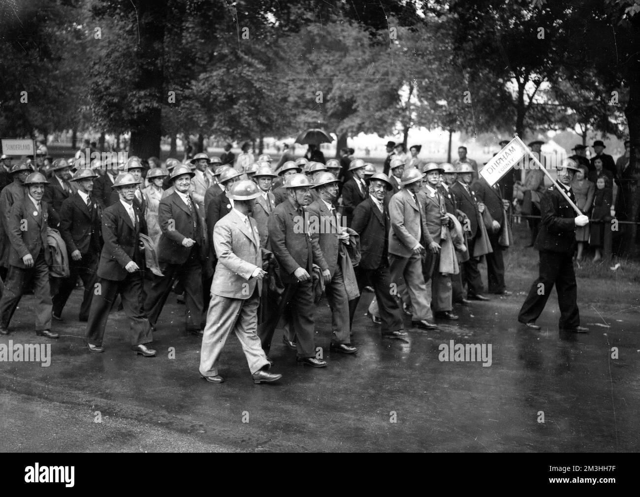 World War Two Local Defence Force Volunteers on parade in Hyde Park, London. Home Guard volunteer men Stock Photo