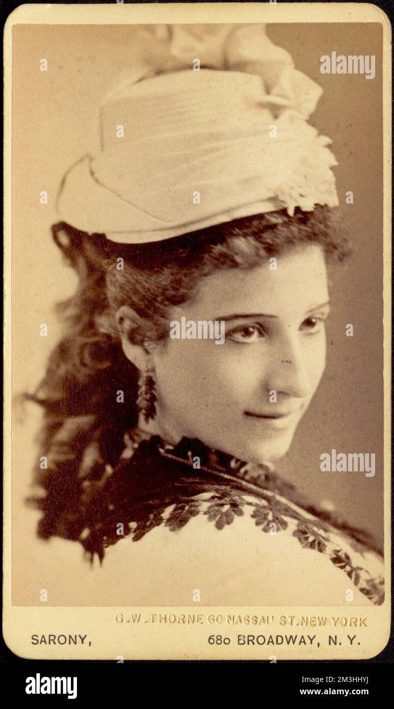 Burlesque vintage hi-res stock photography and images - Alamy