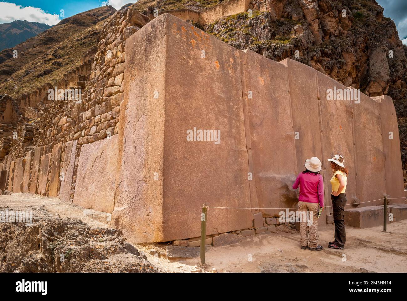 Antigo Sistema Aqueduto Ollantaytambo Peru Imagem de Stock