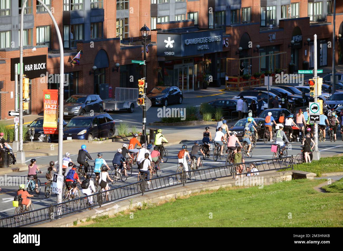 Street filled with cyclists hi-res stock photography and images - Alamy