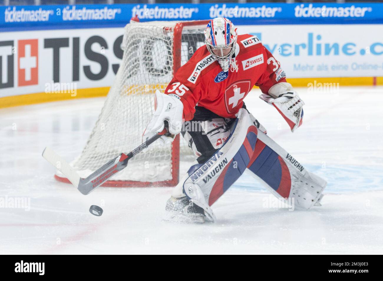 15.12.2022, Fribourg, BCF Arena, SWISS Ice Hockey Games Sweden - Switzerland, #35 Ludovic Waeber (Schweiz) (Photo by Siriane Davet/Just Pictures/Sipa USA) Credit Sipa US/Alamy Live News Stock Photo