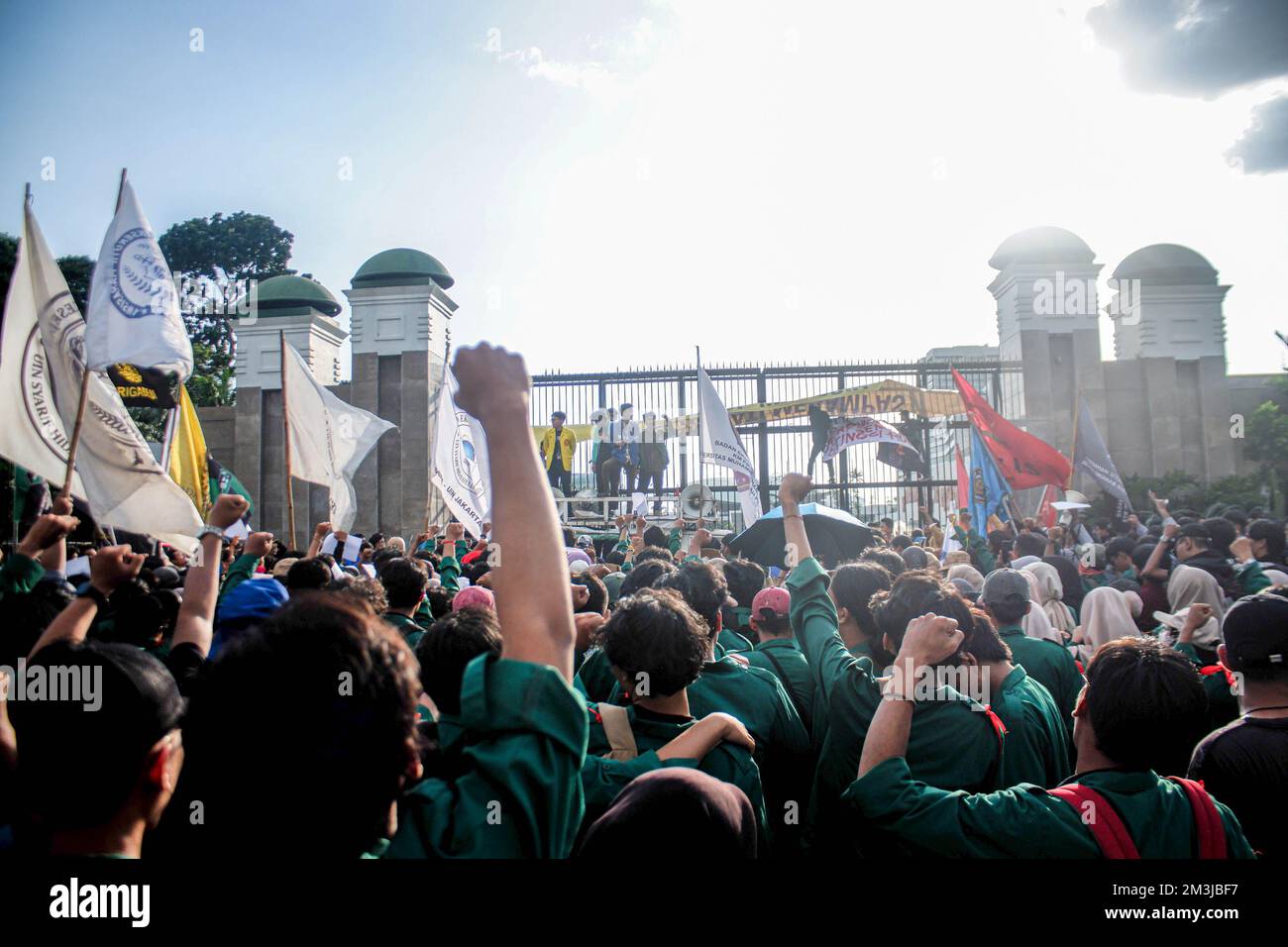 Jakarta, Indonesia. 15th Dec, 2022. Protesters gather at the DPR Building  during the demonstration. The student alliance held a demonstration at the  DPR Building, rejecting the draft law on the Criminal Code