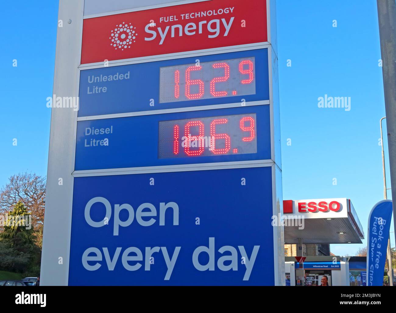 Esso filling station, Synergy Fuel Technology, open every day, petrol and diesel prices, per litre in 226 Willowbrae Rd, Edinburgh, Scotland,  EH8 7NG Stock Photo