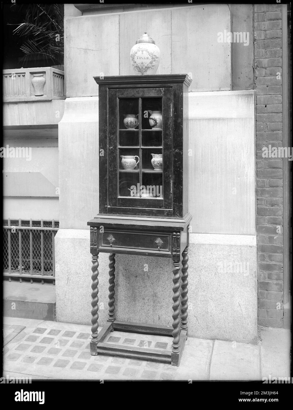 Cupboard cupboards Black and White Stock Photos & Images Alamy