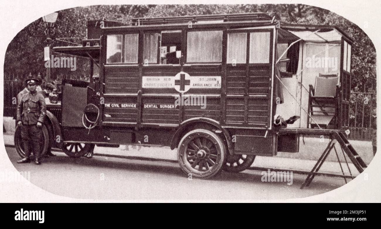 A new mobil van, to treat toothaches and trench-gum, for the trenches, costing of £900 by the Civil Service Federation. Stock Photo