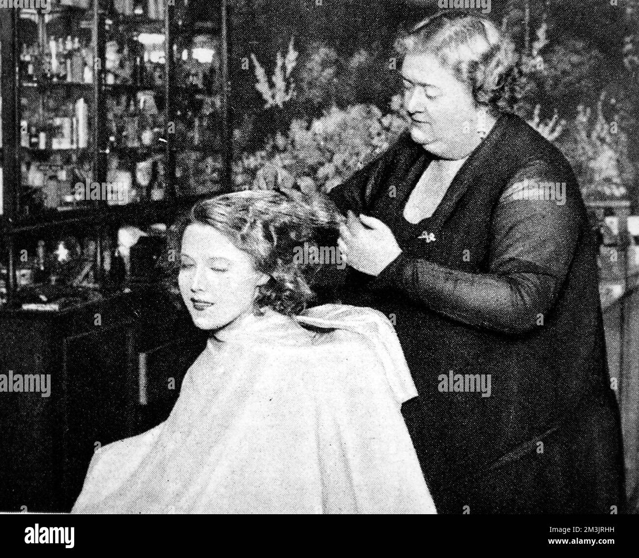 1920s hair salon Black and White Stock Photos & Images Alamy