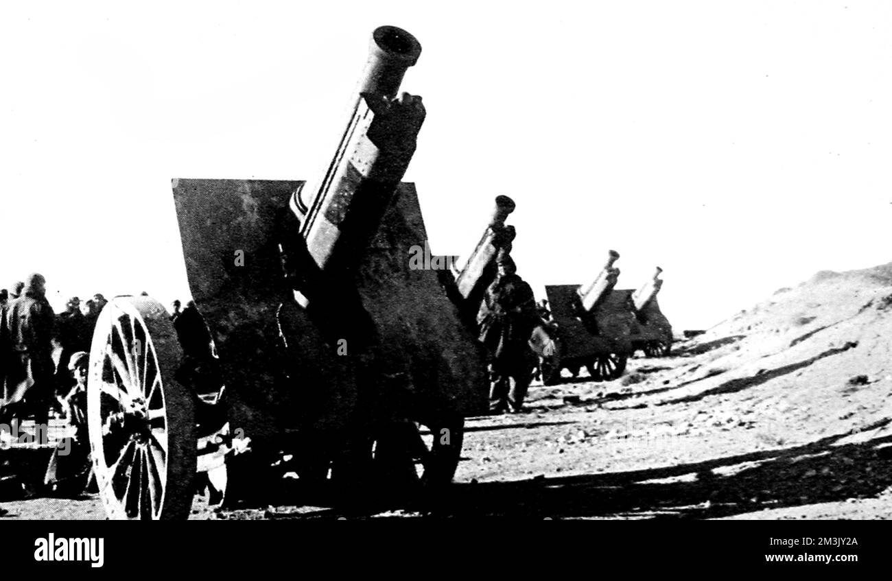 Photograph showing a battery of 15.5 cm howitzers, used by the Nationalist army during their offensive against Catalonia; Spanish Civil War, 1939.      By January 1939 the Spanish Civil War, between the Republican Government and the Nationalist Rebels, was nearly over and when General Franco launched his offensive against the Republican stronghold of Catalonia it was a decisive blow.     Date: 1939 Stock Photo