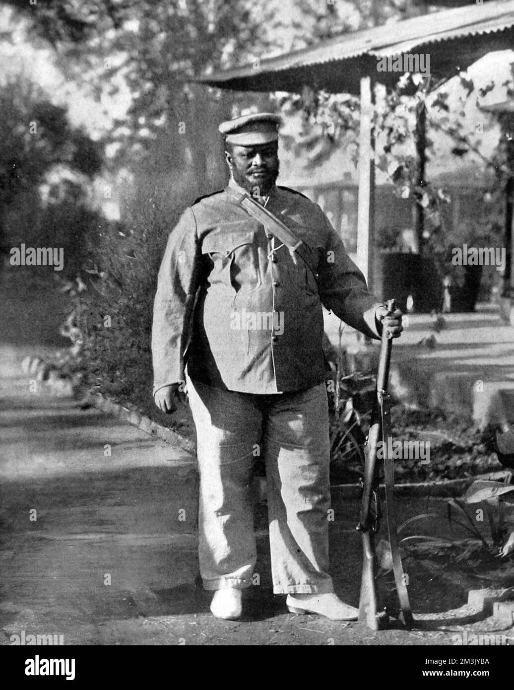 The turbulent son of a turbulent father. During a period of great instability in South Africa, Dinuzlu was associated with Zulu anti-British fighting and was imprisoned and exiled in St Helena.     Date: 1907 Stock Photo
