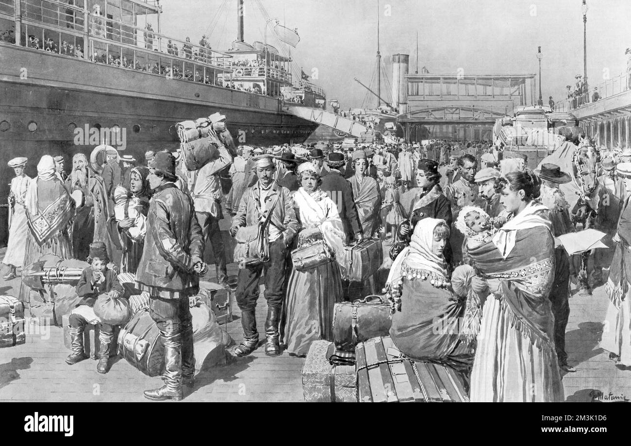 Emigrants Emigrants waiting to board ship, Liverpool, 1907 Stock Photo - Alamy