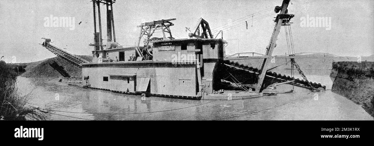 Dredger dredging Black and White Stock Photos & Images Alamy