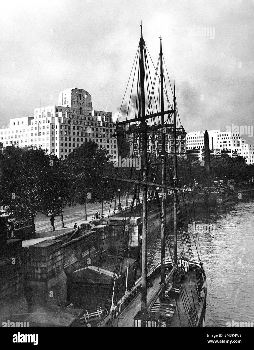 Embankment, on the North bank of the River Thames, London, 1932. In the