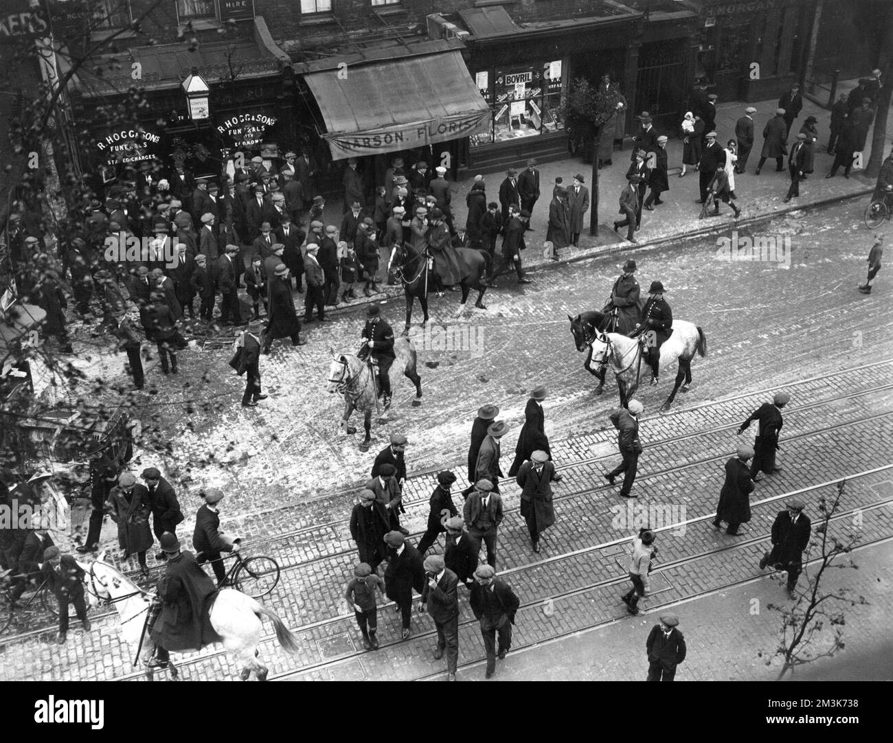 The General Strike Elephant & Castle Stock Photo Alamy